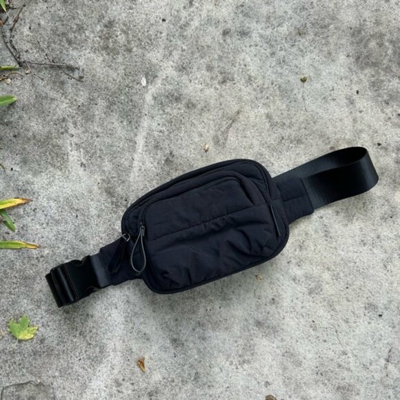 Carta Everything Fanny Pack, 8”x5”x3” - Picture 3 of 9